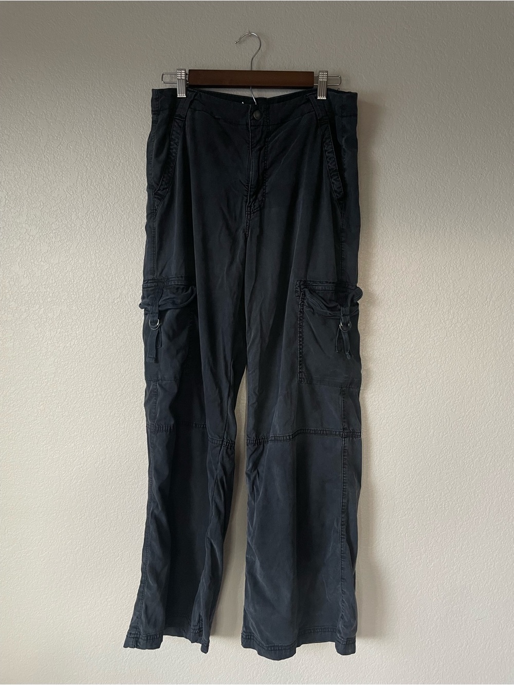 American Eagle AE Dreamy Drape Super High Rise Baggy Wide Leg Cargo Pants 10